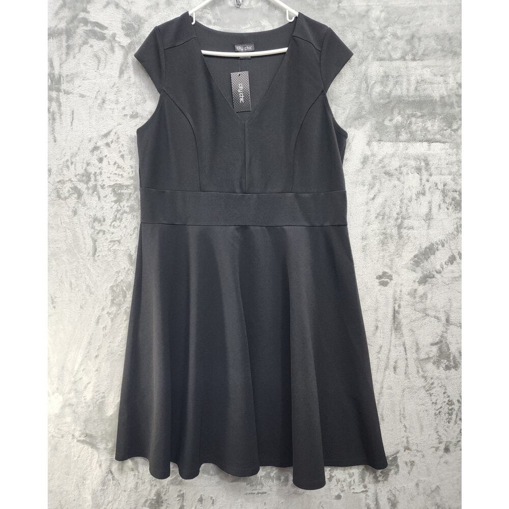 NEW CITY CHIC Dress Womens S/16 Black Chevron V-Neck Cap Sleeve Fit and Flare